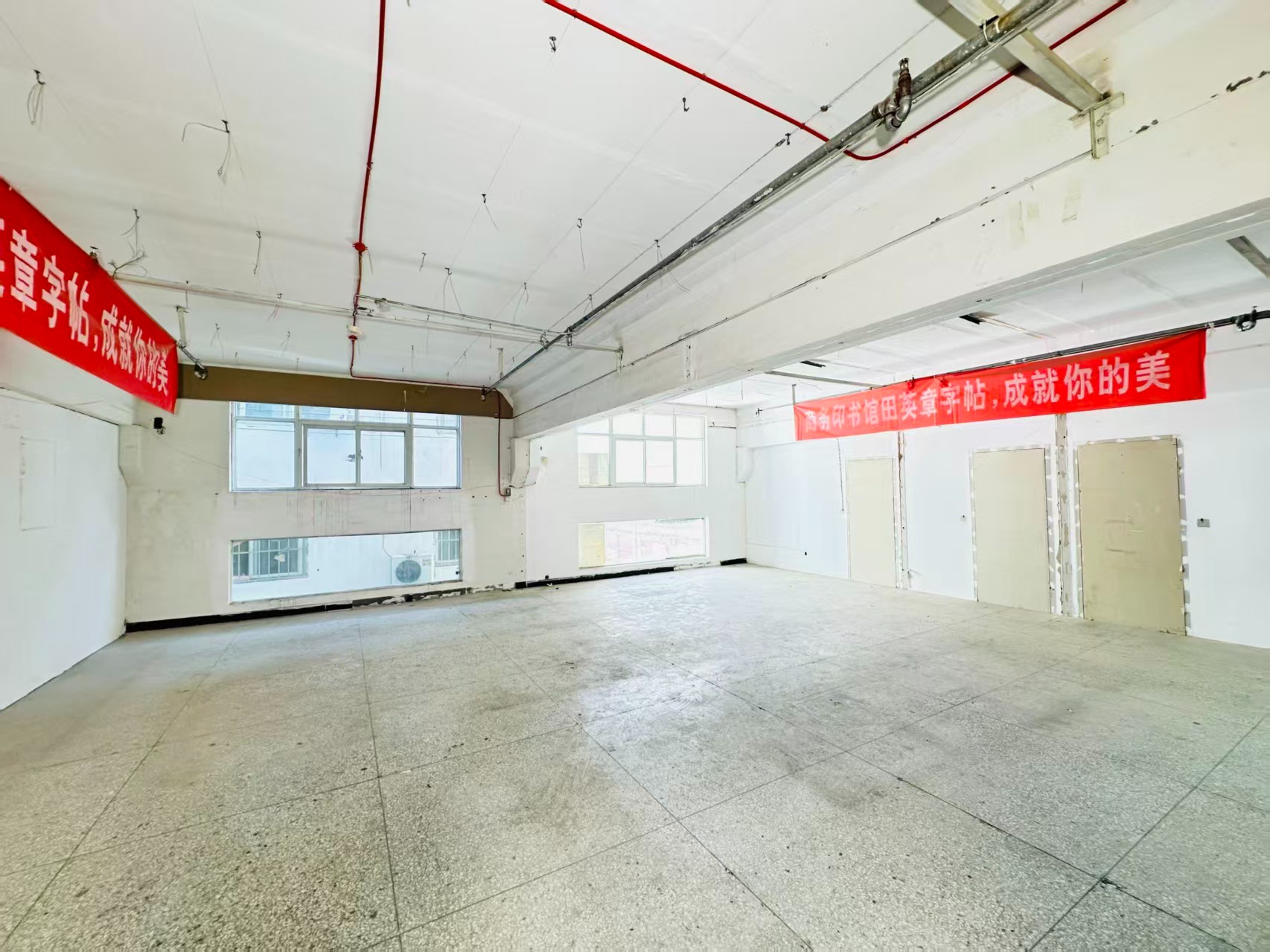 洛阳浙大科技创意园重点吸引人工智能应用、数字经济、电商直播、智能制造服务、软件开发、科技创新企业及创业团队入驻